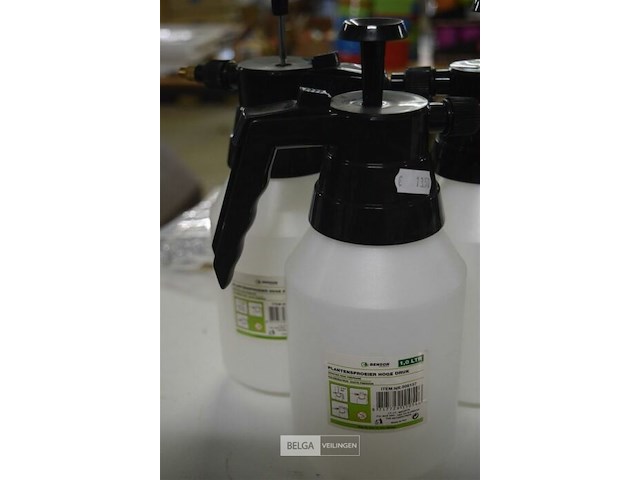 3 plantensproeiers - afbeelding 3 van  3