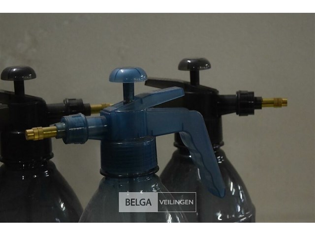 3 plantensproeiers - afbeelding 2 van  3