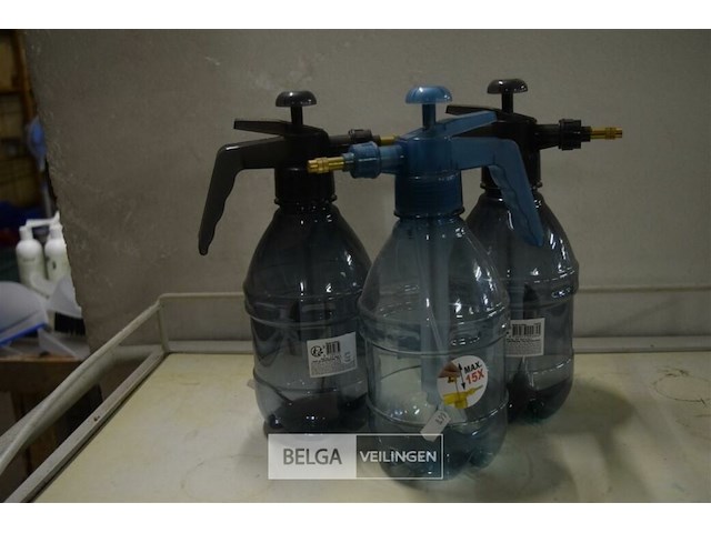 3 plantensproeiers - afbeelding 3 van  3