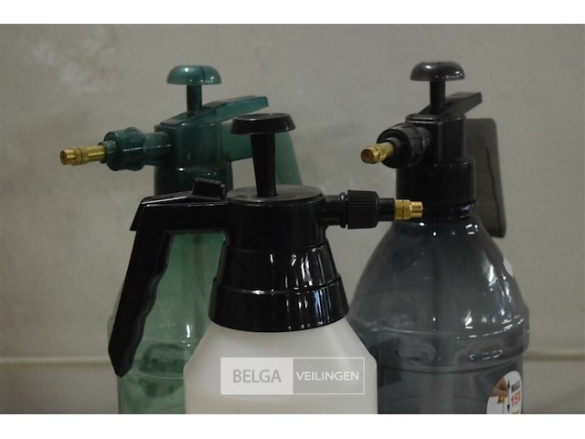 3 plantensproeiers - afbeelding 2 van  3