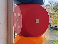 3 plastic teerlingen - afbeelding 1 van  1