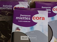 3 plastieken handmatige kruimeldief - afbeelding 2 van  2