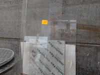3 plexiglazen en 1 glas