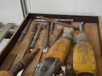 3 pneumatische breekhamers atlas copco met beitels (niet getest) - afbeelding 8 van  8