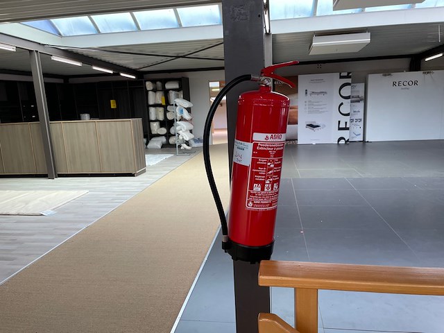 3 poedersnelblussers adrd 9 kg - afbeelding 1 van  6