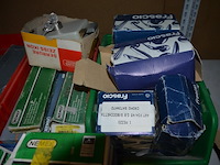 3 pvc bakjes met sloten, 3 pvc bakjes met binnenwerken, pvc bakje met deurspionen, pvc bakje met deurklinken, kartonnen doos met raambeveiliging - afbeelding 10 van  10