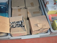 3 pvc bakken met inox bouten en houtschroeven - afbeelding 3 van  6