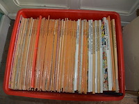 3 pvc kisten met strips, 2 kartonnen dozen met strips, stapel strips, 8 kookboeken - afbeelding 2 van  16