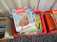 3 pvc kisten met strips, 2 kartonnen dozen met strips, stapel strips, 8 kookboeken - afbeelding 4 van  16