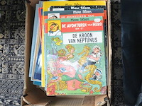 3 pvc kisten met strips, 2 kartonnen dozen met strips, stapel strips, 8 kookboeken - afbeelding 13 van  16