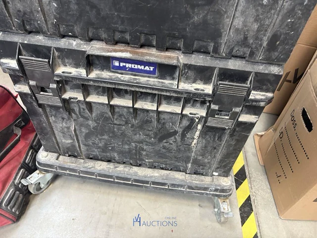 3 pvc werkkoffers promat op kar inhoudende divers bevestingsmateriaal - afbeelding 4 van  8