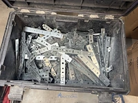3 pvc werkkoffers promat op kar inhoudende divers bevestingsmateriaal - afbeelding 8 van  8