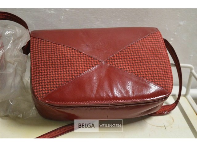 3 rode handtassen - afbeelding 2 van  3