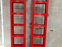 3 rode houten muurrekken - afbeelding 3 van  3