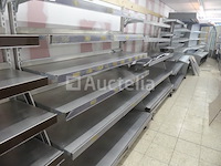 3 roestvrijstalen planken op wielen