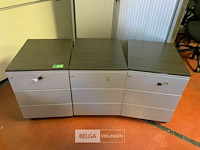 3 rolkastjes met 3 lades