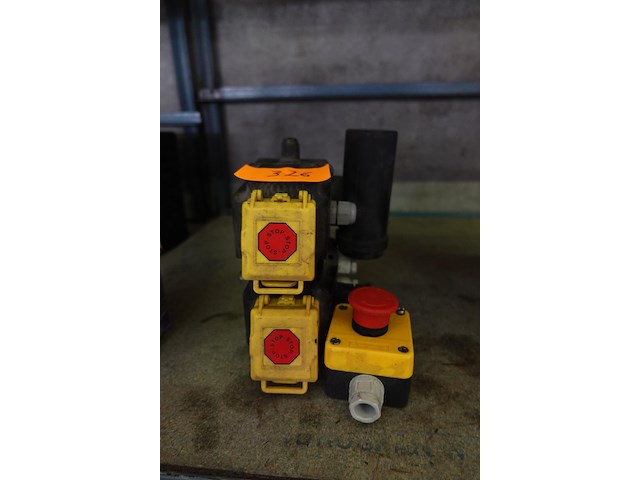 3 schakelaars voor machines - afbeelding 1 van  1