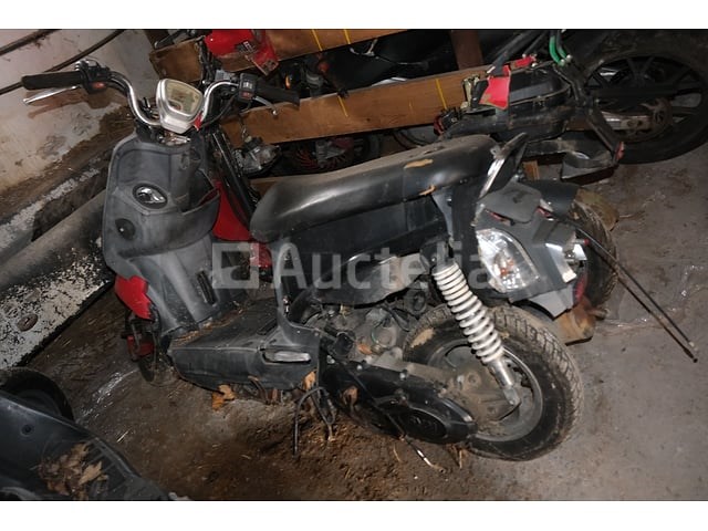 3 scooter (voor onderdelen) - afbeelding 4 van  30