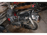 3 scooter (voor onderdelen) - afbeelding 4 van  30