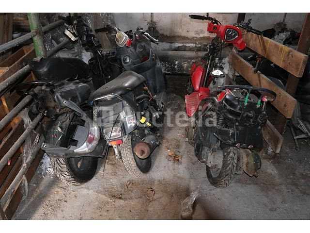 3 scooter (voor onderdelen) - afbeelding 1 van  30