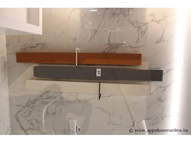 3 showroom handdoekdrogers - afbeelding 1 van  1