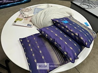 3 sierkussens + tafellakens + deken - afbeelding 2 van  2