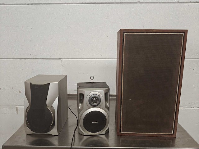 3 speakers - afbeelding 1 van  4