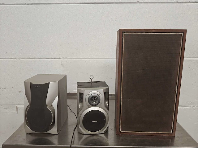 3 speakers - afbeelding 1 van  4