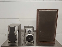 3 speakers