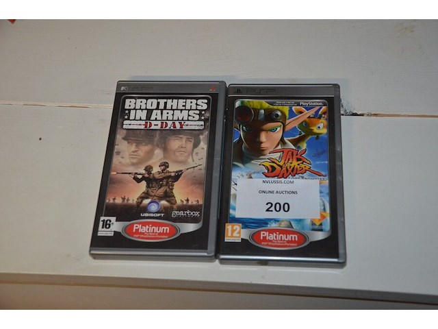 3 speelgoed tractoren, 2 playstation spelletjes - afbeelding 2 van  8
