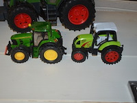 3 speelgoed tractoren, 2 playstation spelletjes - afbeelding 5 van  8