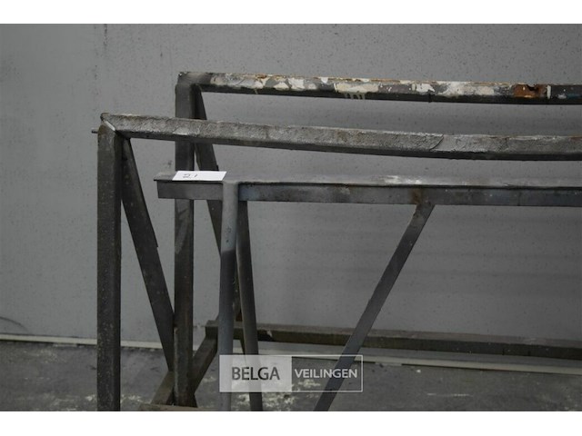 3 spuitbokken - afbeelding 4 van  4