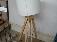 3 staanlampen, 2 plafondlampen (allen slechte staat) - afbeelding 4 van  7