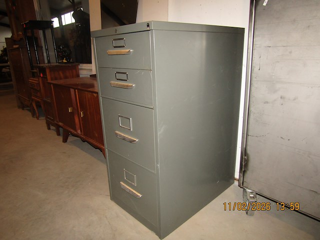 3 stoelen en bedieningskar - afbeelding 2 van  2