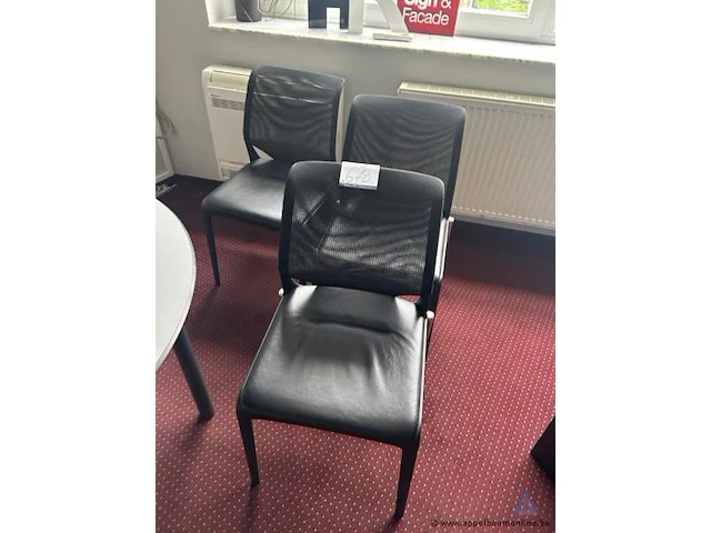3 stoelen - afbeelding 1 van  1