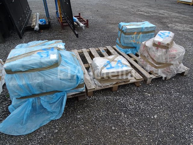 3 tegelpallets - afbeelding 1 van  8