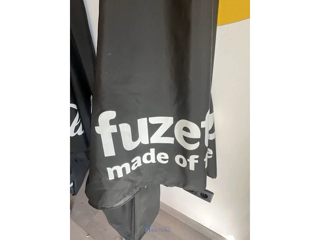 3 terrasparasols coca-cola en fuze tea - afbeelding 7 van  11