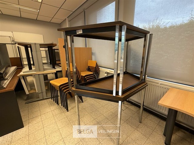 3 trapeziumtafels - afbeelding 1 van  5