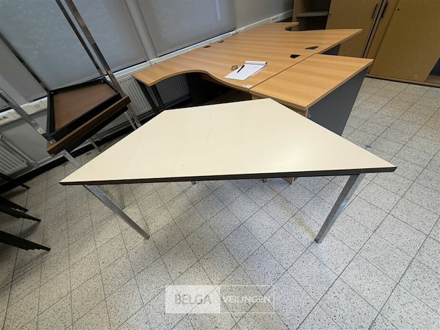3 trapeziumtafels - afbeelding 3 van  5