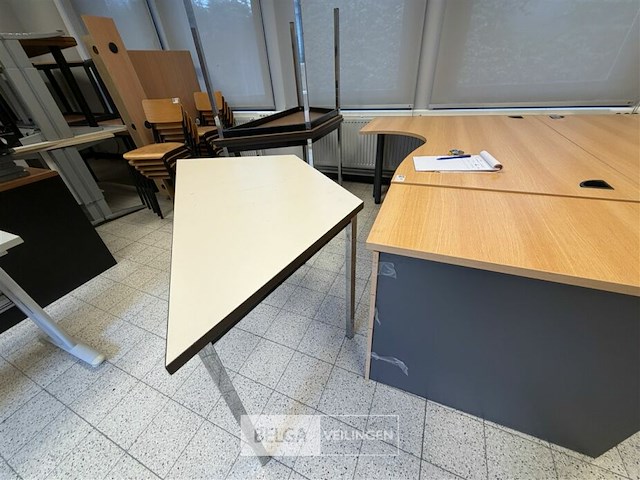 3 trapeziumtafels - afbeelding 4 van  5