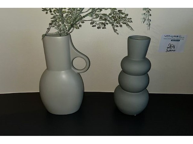 3 vazen - afbeelding 2 van  5