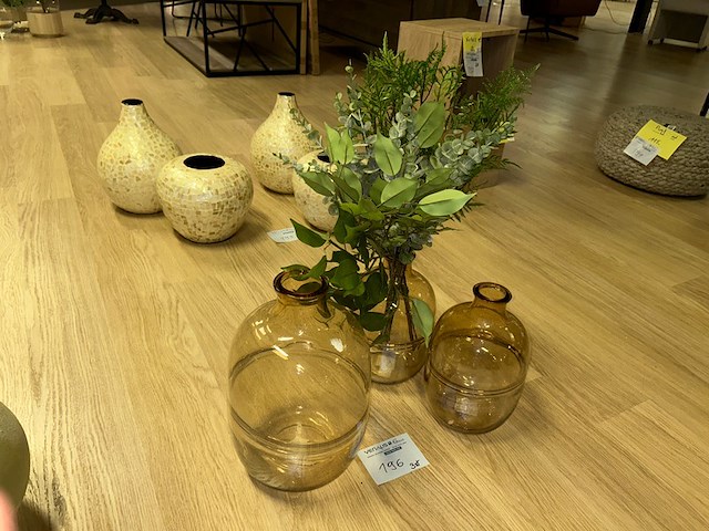 3 vazen - afbeelding 1 van  4