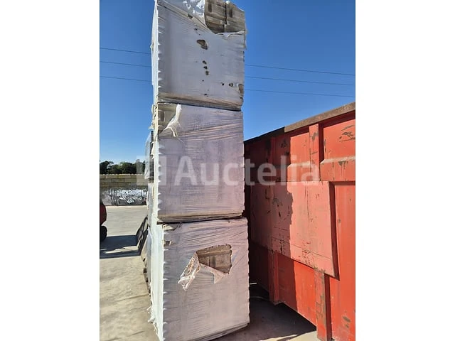 3 vergrendelende celblokpallets - afbeelding 1 van  4