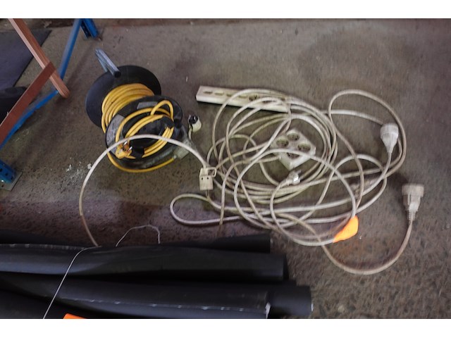 3 verlengkabels en 1 haspel - afbeelding 1 van  1