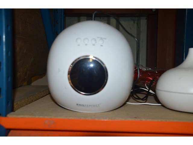 3 verrekijkers, bloeddrukmeter omron m7, luchtbevochtiger, nagellamp - afbeelding 4 van  8