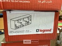 3-voudige opbouwdoos legrand (6 dozen) - afbeelding 2 van  2