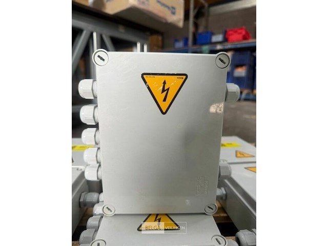 3 waterdichte aftakdoos marlanvil - afbeelding 1 van  4