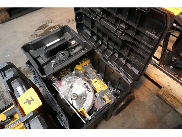3 werkmachines dewalt - afbeelding 1 van  5