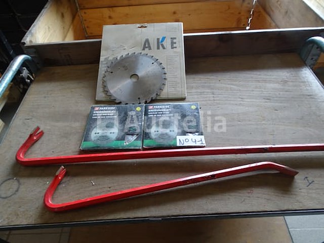 3 widia houten messen, 2 powermat koevoeten detail: . 1 lemmet van 220 cm, 2 bladen van 160 mm. 1 x 90 cm koevoet, 1 x 60 cm koevoet - afbeelding 1 van  7