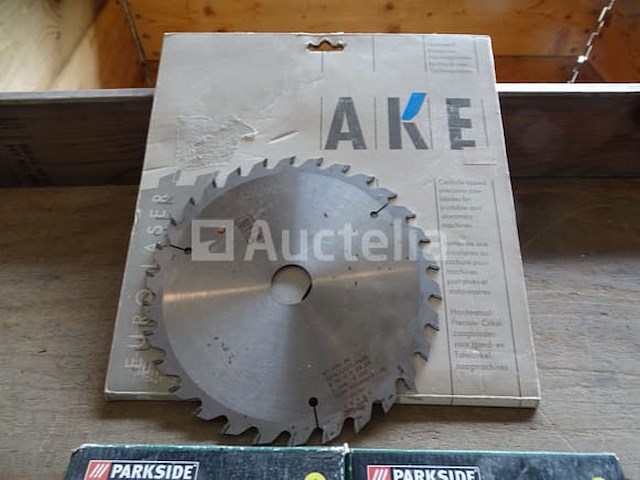 3 widia houten messen, 2 powermat koevoeten detail: . 1 lemmet van 220 cm, 2 bladen van 160 mm. 1 x 90 cm koevoet, 1 x 60 cm koevoet - afbeelding 2 van  7